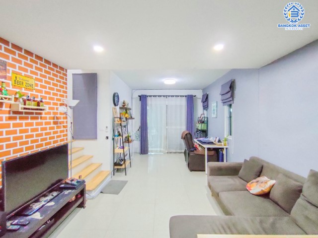 *****ทาวน์เฮ้าส์มือสองย่านปทุมธานี ม.บ้านพฤกษา แจ้งวัฒนะ-ราชพฤกษ์ #หลังมุม เนื้อที่กว้างขวางเกือบ 27 ตร.ว. ฟังก์ชัน 3 ห้องนอน 2 ห้องน้ำ 1 ที่จอดรถ บ้านพร้อมอยู่ แถมฟรี! 2 เครื่องปรับอากาศ บนทำเลเชื่อมต่อถ.ราชพฤกษ์, ถ.แจ้งวัฒนะ และทางด่วน "บางปะอิน-ปากเกร็ด"